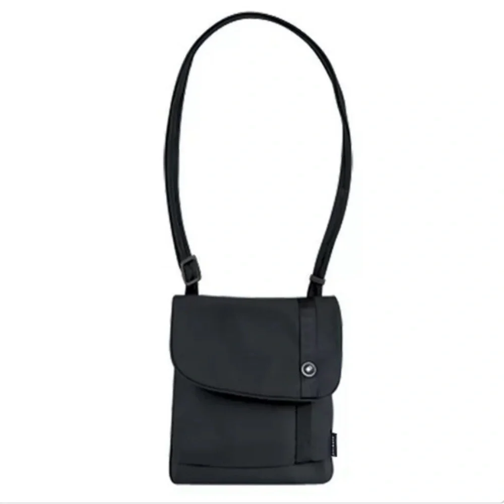 Pacsafe Slingsafe 200 Anti-Theft travel bag/crossbody purse for security